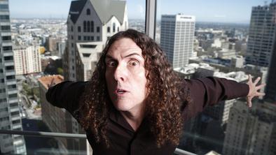 Pijana pobuda: Weird Al Yankovic na Super Bowlu!