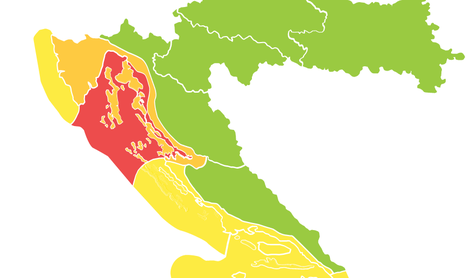 Na Hrvaškem razglasili rdeči alarm, grozi orkanski veter