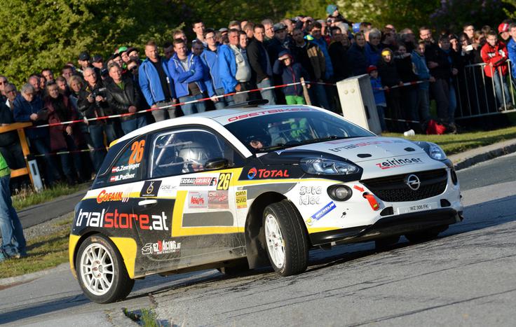 Willi Stengg v opel adamu R2. Ta dirkalnik bo prvič vozil na slovenskih cestah. | Foto: Harald Ilmer