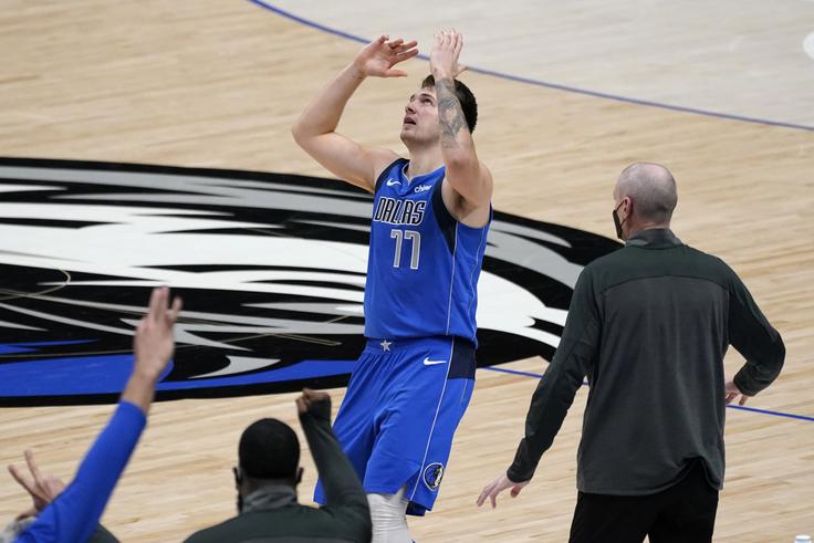 Luka Dončić je ostal brez tekme. Naslednjič bo na delu v noči na soboto. | Foto: AP / Guliverimage