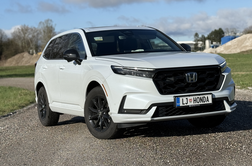 Honda C-RV: japonski SUV ima po 30 letih odlične adute pri udobju in praktičnosti #foto