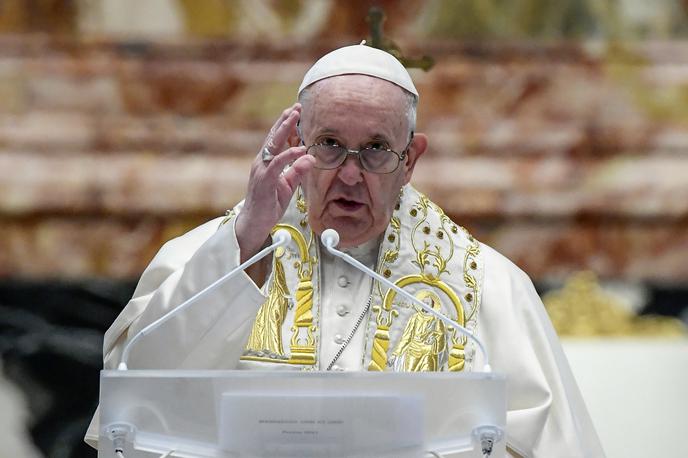 Papež Frančišek | Pri cerkveni ureditvi naj sodelujejo vsi verniki, je pozval Frančišek. | Foto Reuters