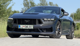 Hrumeči osemvaljnik? Ford mustang še živi tudi v Evropi. #foto