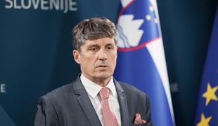 Sajovic: Obramba države ne more biti predmet prisile