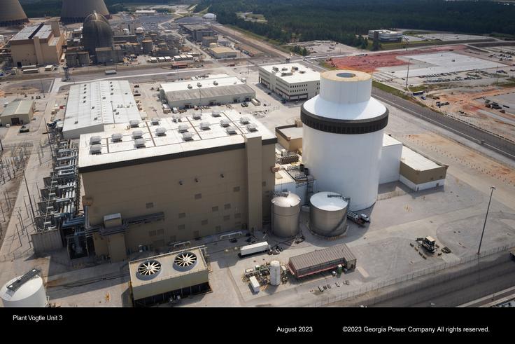 AP1000 družbe Westinghouse je jedrski reaktor generacije III+, zasnovan kot sodobna tlačnovodna (PWR) elektrarna z modularno arhitekturo in poenostavljenimi sistemi za varno in zanesljivo proizvodnjo električne energije. Uveljavljena zasnova reaktorja AP1000 ponuja bistvene prednosti, ki vključujejo edinstveno varnost, gospodarsko konkurenčnost ter izboljšano, učinkovitejše obratovanje, s katerimi se zasnove drugih reaktorjev ne morejo kosati. | Foto: Georgia Power