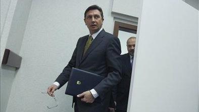 Vlada sprejela dodatne ukrepe za implementacijo plačnega sistema
