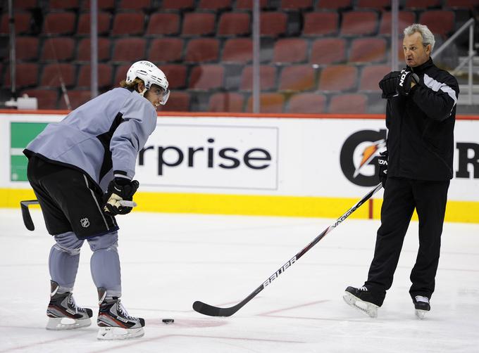 Trener Los Angeles Kings, kluba, katerega kapetan je Anže Kopitar, Darryl Sutter in pet njegovih bratov je igralo v ligi NHL. | Foto: Reuters