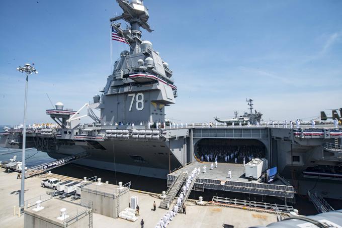 Gigantska ladja je Američane nazadnje stala okrog 13 milijard dolarjev, v floti pa bo nadomestila ladjo USS Enterprise.  | Foto: Mornarica ZDA