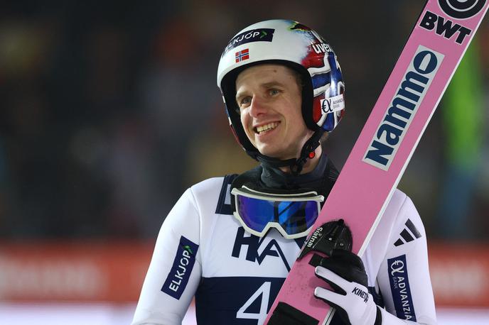 Halvor Egner Granerud | Halvor Egner Granerud je v nedeljo tekmoval v Klingenthalu, danes se je poročil, konec tedna pa bo skakal v Engelbergu, ki mu je zelo pri srcu. | Foto Reuters