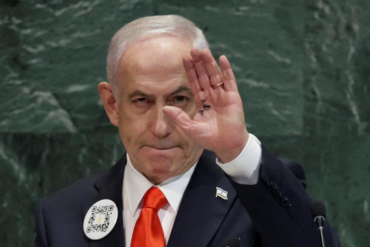 "Izrael ni v vojni z vami. Mi smo v vojni s Hezbolahom, ki je vašo državo vzel za talca (...). Hrepenimo po miru z vami, z Libanonom. Izrael želi mir z vami. Zgrabite svojo prihodnost. Pridružite se Izraelu. Zgradite varnost in blaginjo za vse naše otroke. In ko bo Hezbolah razpuščen, bodo možnosti neskončne," je v video izjavi dejal Netanjahu. | Foto: Reuters