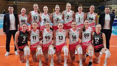 Derbi zadnjih finalistk po hudem boju Mariborčankam, tudi Radovljičanke ostajajo neporažene