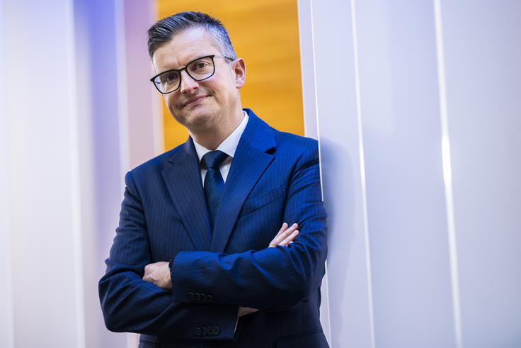 "Težko je govoriti o odstotkih. V EU smo si države različne. Če bi v Slovenijo pripeljati nekoga iz baltskih držav, se verjetno ne bi mogel načuditi našim debatam, ker bi mu bilo tako, kot da je prišel na drugi planet," pravi Marjan Šarec. | Foto: Evropski parlament