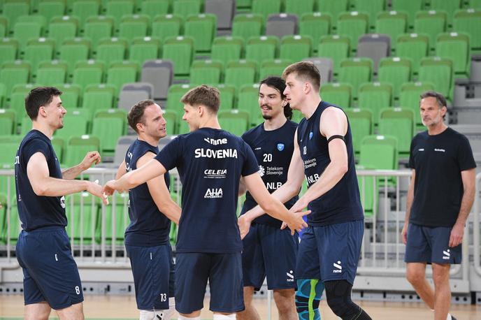 slovenska odbojkarska reprezentanca | Slovenska odbojkarska reprezentanca je odpotovala na prvi turnir lige narodov na Kitajsko. | Foto Aleš Oblak