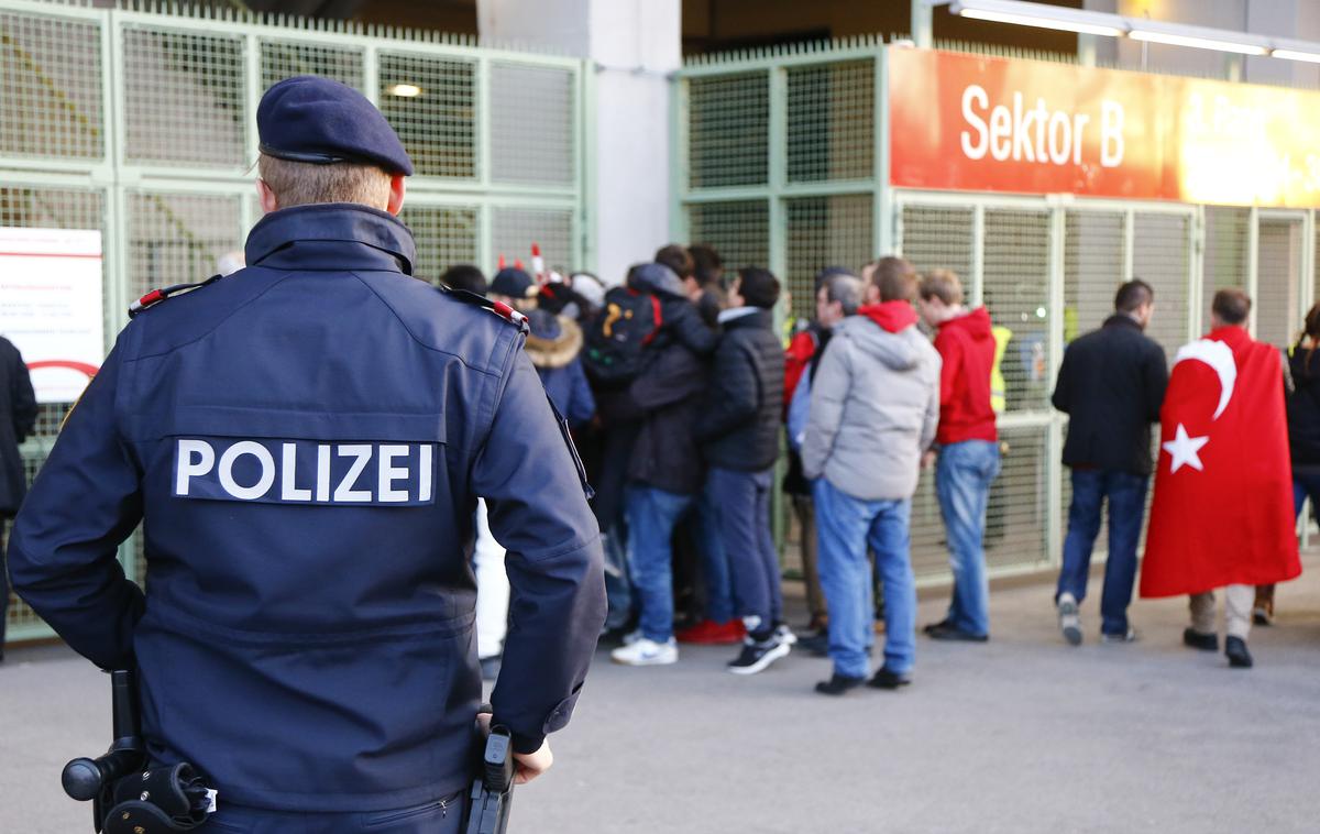 avstrija policija | Enega so prijeli na Dunaju, drugega v mestu Ternitz južno od prestolnice. | Foto Reuters