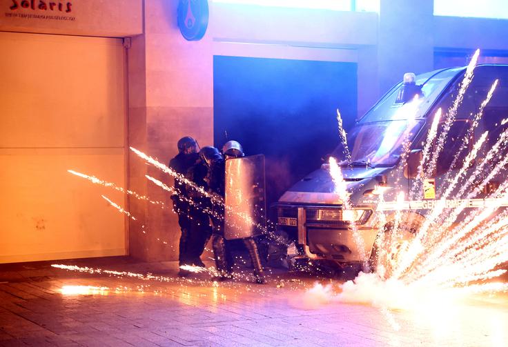 Pariz Francija navijači izgredi | Foto: Reuters