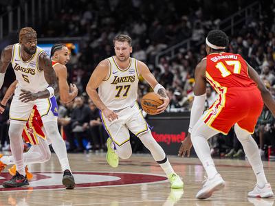 DeAndre Ayton želi ostati z Dončićem
