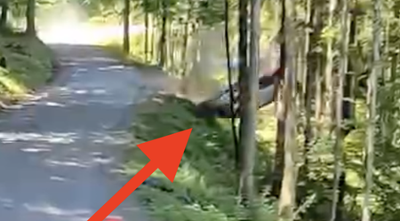 Včeraj na Gorenjskem: po zraku s ceste, odbil je tudi drevo #video