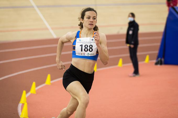 V teku na 800 metrov je zmagala Veronika Sadek s časom 2:04,73. | Foto: Peter Kastelic/AZS
