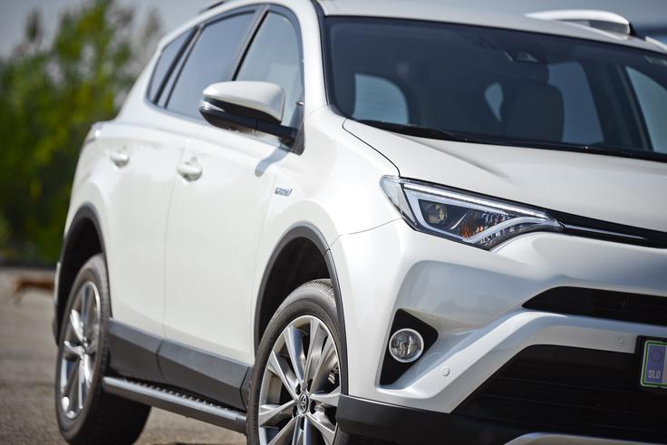 Izjema pri slovesu dizelskega motorja bo tudi športni terenec RAV4. | Foto: Ciril Komotar