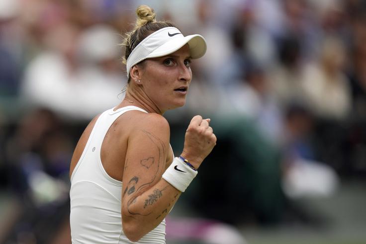 Marketa Vondroušova je na zadnji stopnički teniškega turnirja WTA 500 v Berlinu prekinila sanjsko serijo kitajske kvalifikantke Wang Xinyu. | Foto: Guliverimage