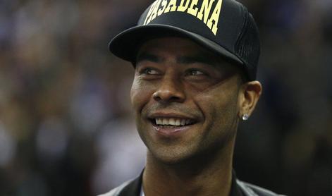 Ashley Cole podaljšal s Chelseajem