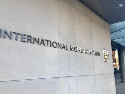 IMF še poslabšal gospodarsko napoved za Slovenijo