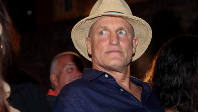 Na otoku Vis gostijo igralca Woodyja Harrelsona #video