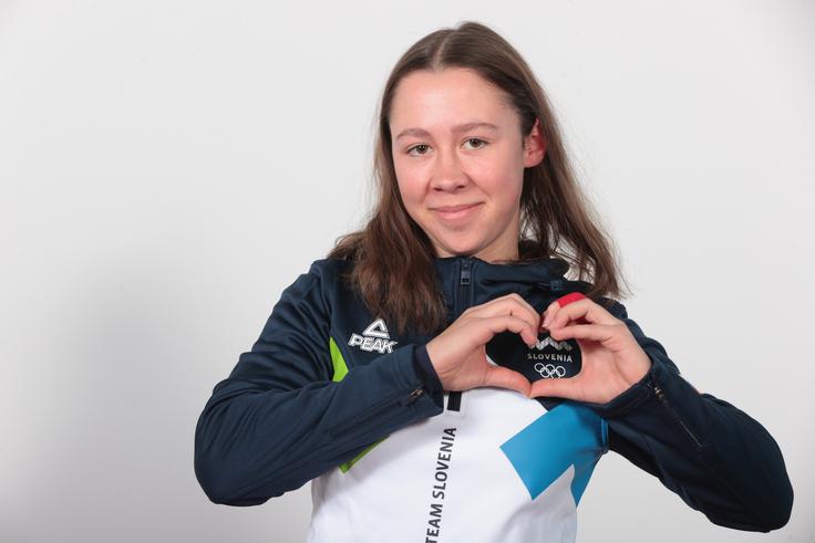 Danes bo v svetovni karavani na tekmi svetovnega pokala debitirala Ela Sever. | Foto: Aleš Fevžer