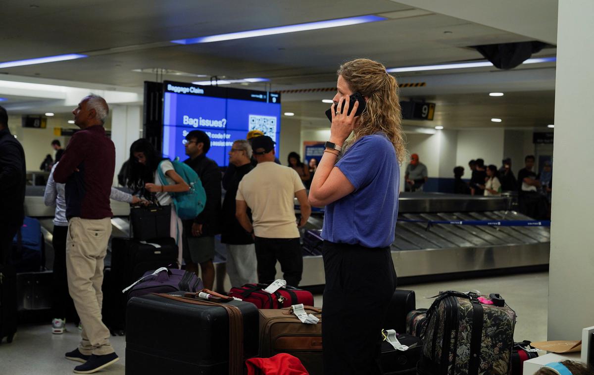 letališče, ZDA, zamuda, potniki, tehnične težave | United Airlines je ponoči po lokalnem času tehnično težavo odpravil in poleti se že nadaljujejo. Še vedno pričakujejo nekaj zamud, a si prizadevajo za ponovno vzpostavitev normalnega delovanja. | Foto Reuters
