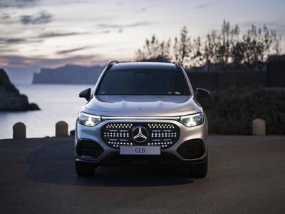 Novi Mercedes-Benz GLB prinaša tisto, kar vozniki najbolj cenijo