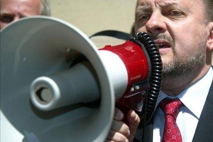 Jelinčič kritizira zakon o prekrških