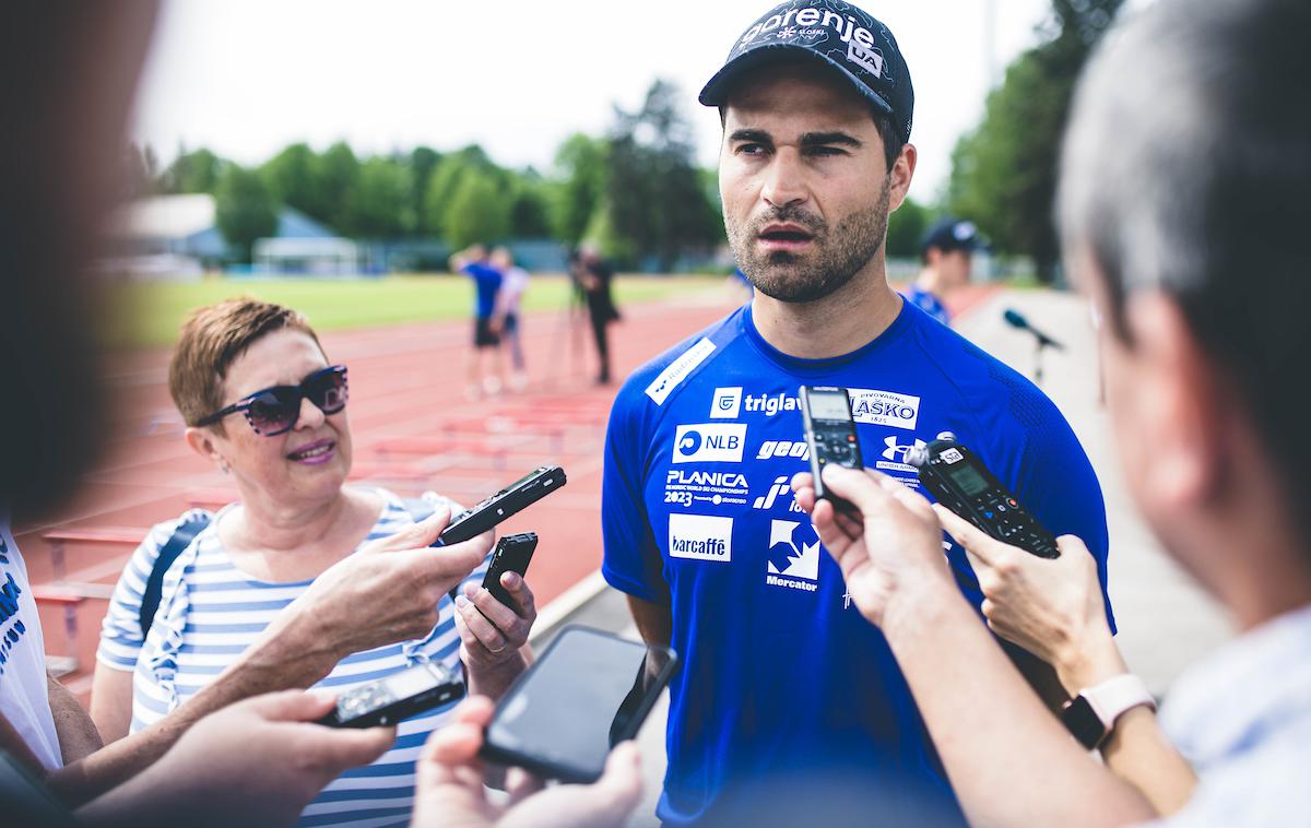 Skakalci skakalke trening Kranj | Robert Hrgota se že od 23. aprila naprej s fanti pripravlja na novo skakalno sezono. | Foto Grega Valančič/Sportida