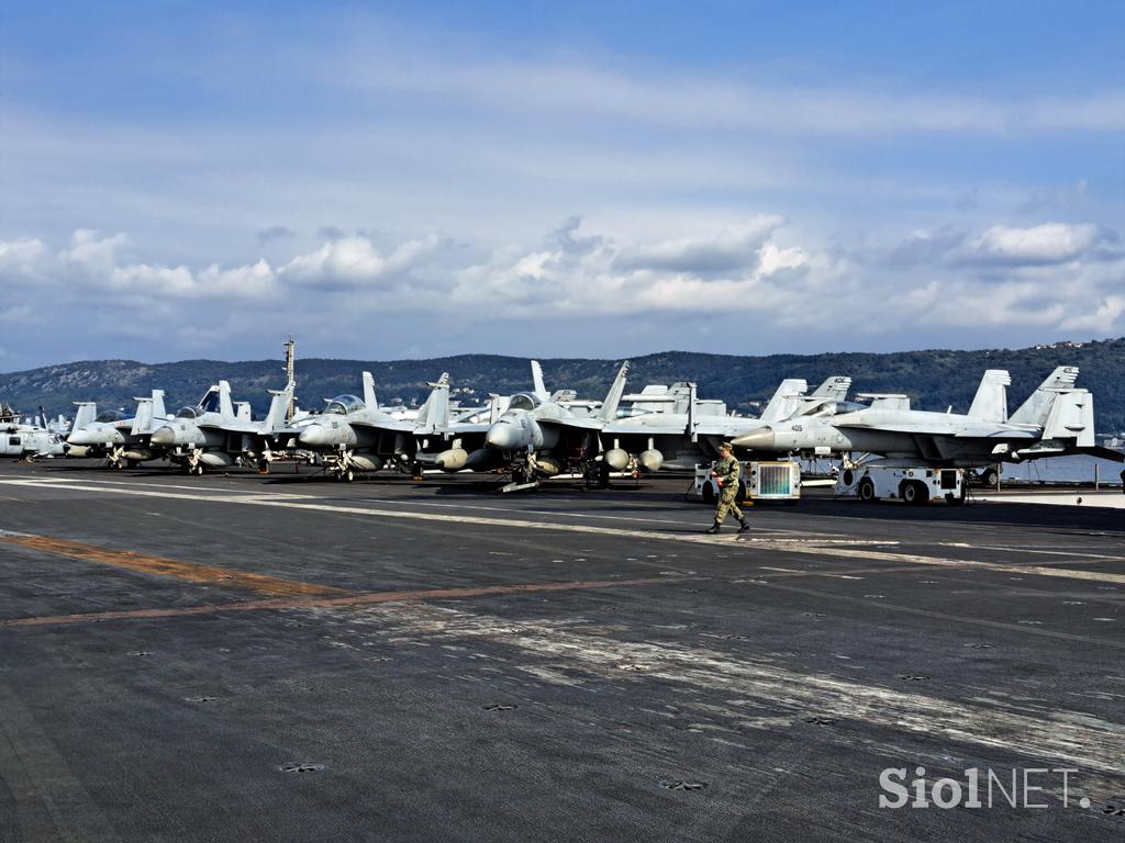 letalonosilka USS Gerald R. Ford