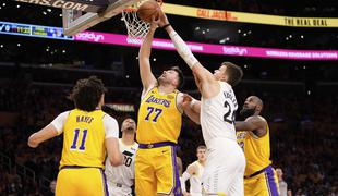 Za Luko Dončića iščejo centra, Lakers poslali ponudbo