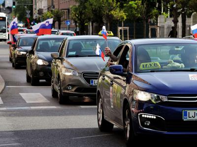 Sindikat taksistov opozarja na nujnost sistemske ureditve te dejavnosti