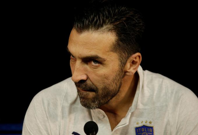 Buffon je navijače zaprosil za pomoč. | Foto: Reuters