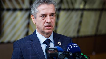 Danes bo znana usoda obrambnih referendumov