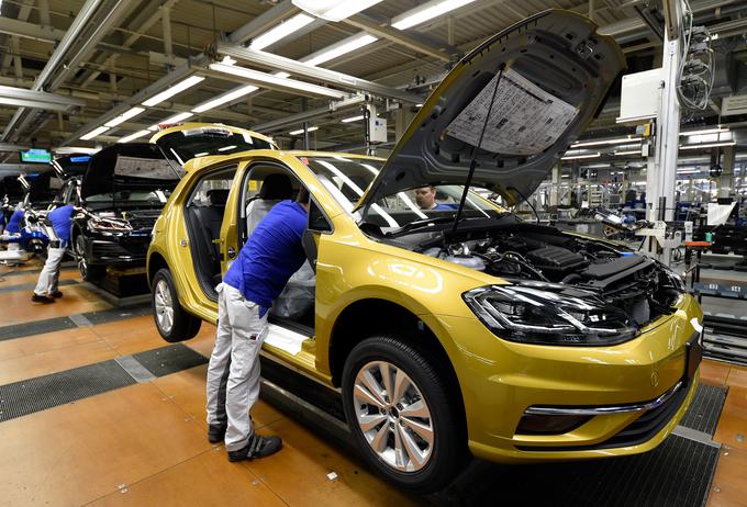 Volkswagen je v Wolfsburgu letos izdelal 300 tioč avtomobilov, povprečje zadnjega desetletja je bilo 780 tisoč izdelanih avtomobilov letno. | Foto: Reuters