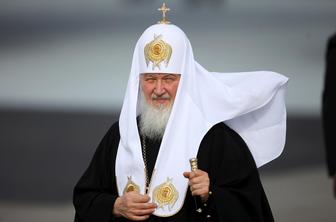 Patriarh Kiril, razsipno nasprotje papeža Frančiška (video)