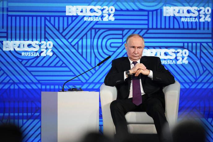 Putin: Oblikuje se multipolarna svetovna ureditev. Ta proces je nepovraten.