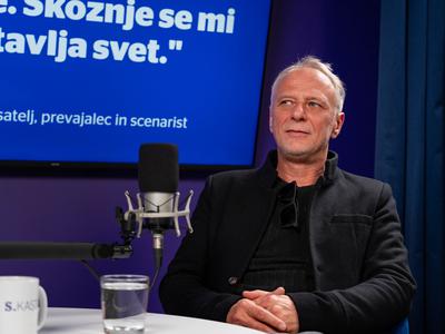 Ko moraš najprej slišati, da lahko pišeš: Aleš Čar o zgodbah, ki presežejo meje mogočega