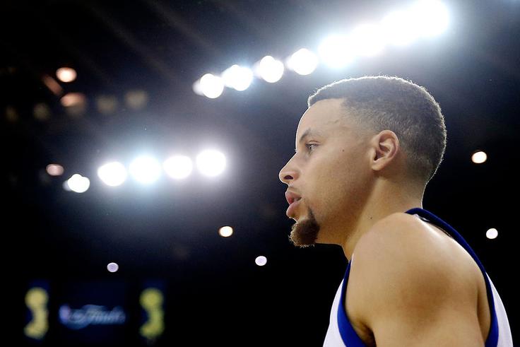 Stephen Curry je bil nezaustavljiv. Tekmo je končal pri 46 točkah, od tega je zadel 13 trojk. | Foto: Guliverimage/Getty Images