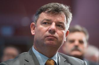 Drugi tir: referendum bo. Kdo bo moral oditi in zakaj slavi Janša?