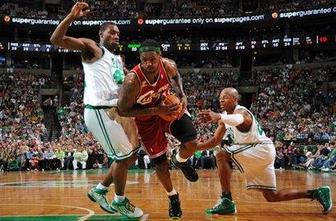 Razburljiv derbi pripadel Bostonu