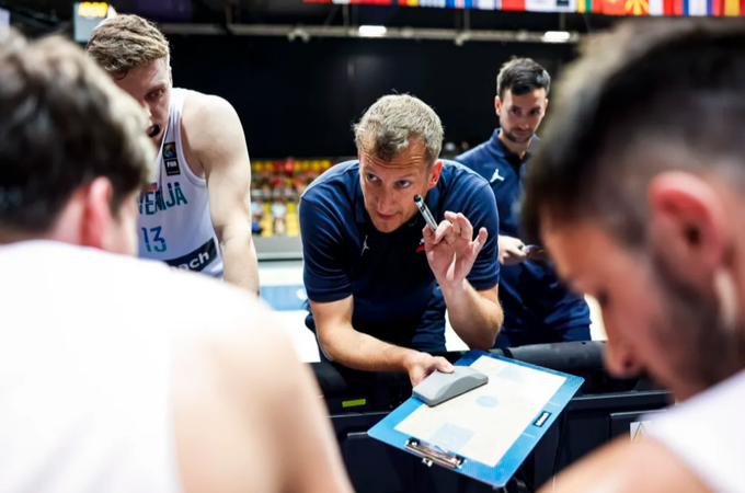 Peter Markovinovič je Slovenijo vodil do naslova evropskih podprvakov, leta 2019 je izbrano vrsto do 18 let popeljal do brona. | Foto: FIBA