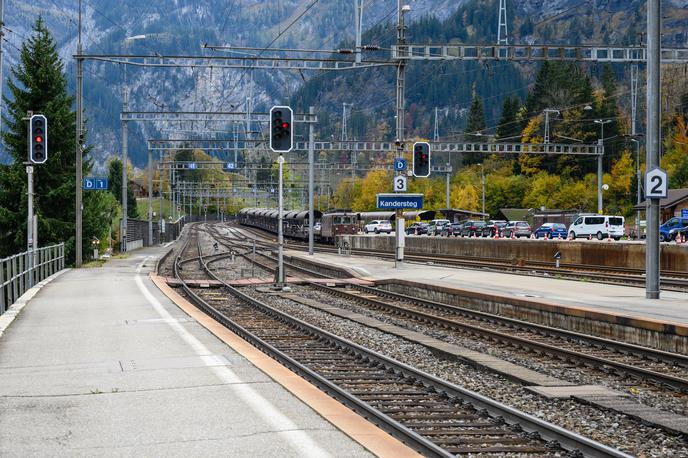 Goppenstein, Švica | Vlak se je iztiril pri zaselku Goppenstein v kantonu Valais na jugu Švice. | Foto Shutterstock