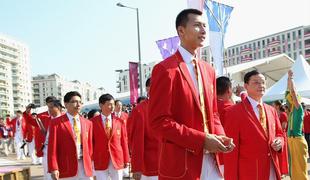 Košarkar Yi bo nosil kitajsko zastavo