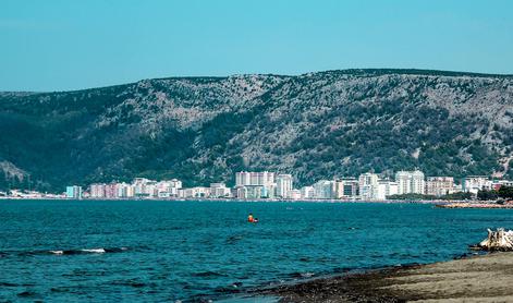 Ob obali Jadrana avgusta odpirajo dva migrantska centra