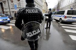 Do stavkovnih zahtev policijskega sindikata se mora opredeliti še vlada