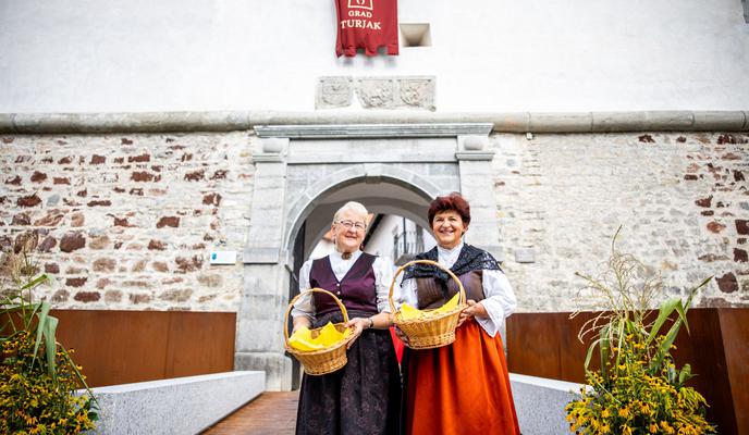 Grad Turjak zasijal kot nekoč: po 80 letih dočakal celovito prenovo #foto